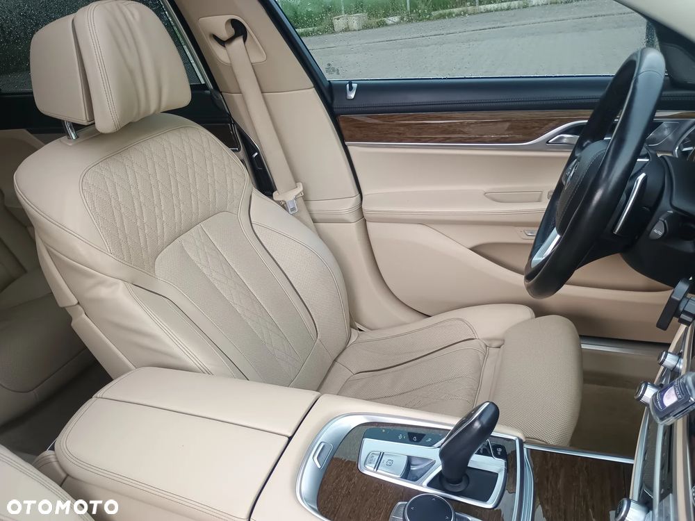 BMW Seria 7 740Li - 16