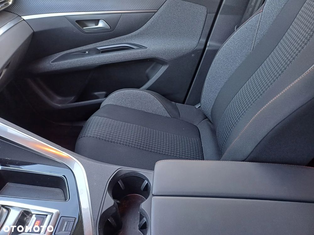 Peugeot 5008 1.5 BlueHDI Active S&S EAT8 - 17