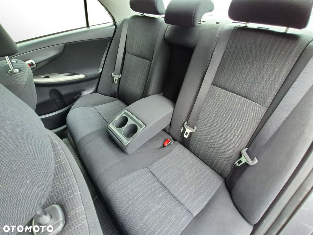 Toyota Corolla - 19
