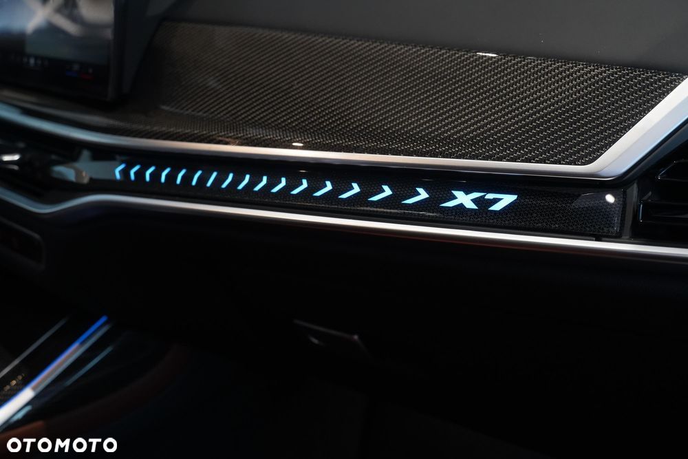 BMW X7 - 28
