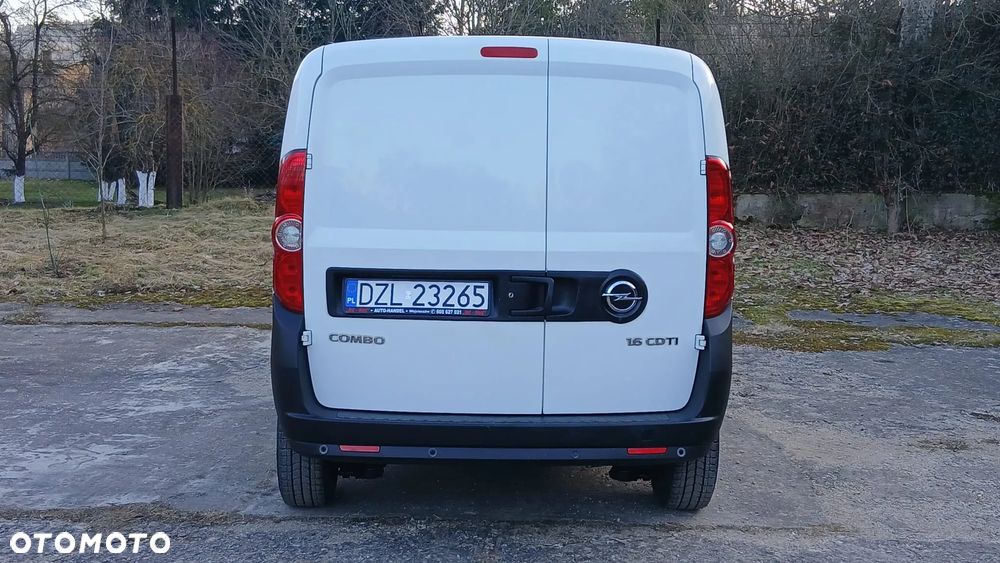 Opel COMBO - 28