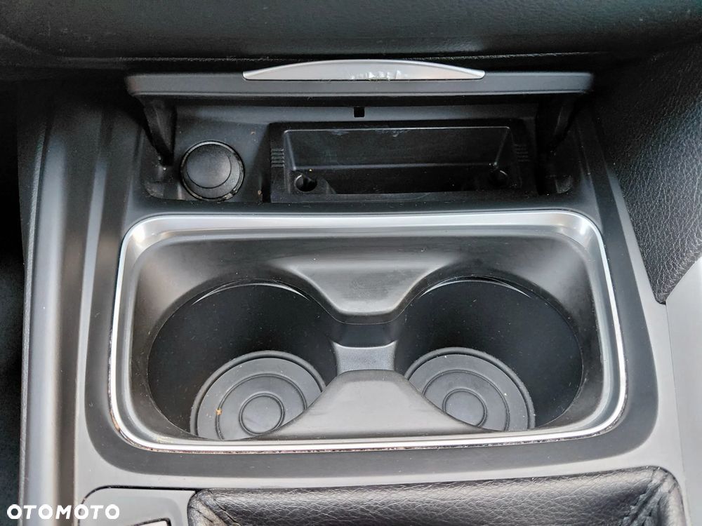 BMW Seria 3 318d Luxury Line - 27