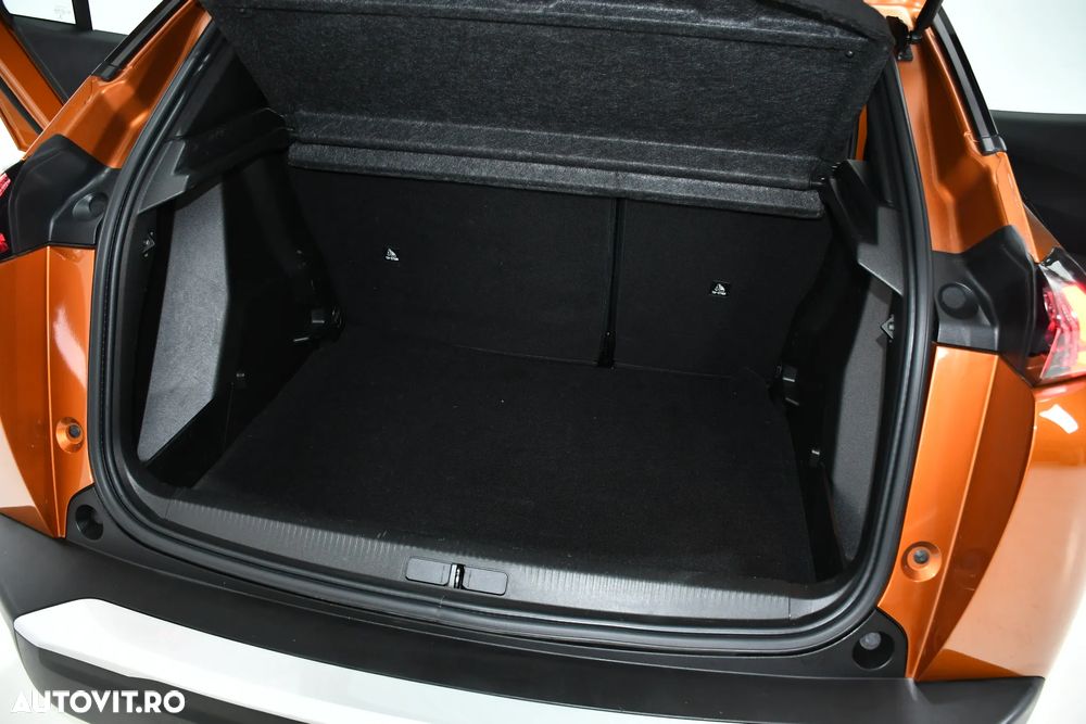 Peugeot 2008 1.2 L PureTech STT EAT8 Allure - 39