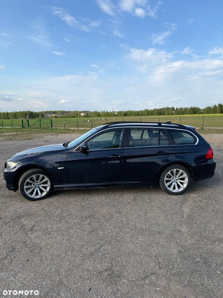 BMW Seria 3 325i xDrive - 3
