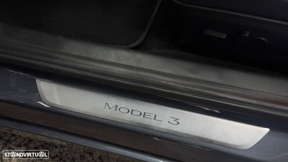 Tesla Model 3 Performance Dual Motor AWD - 24