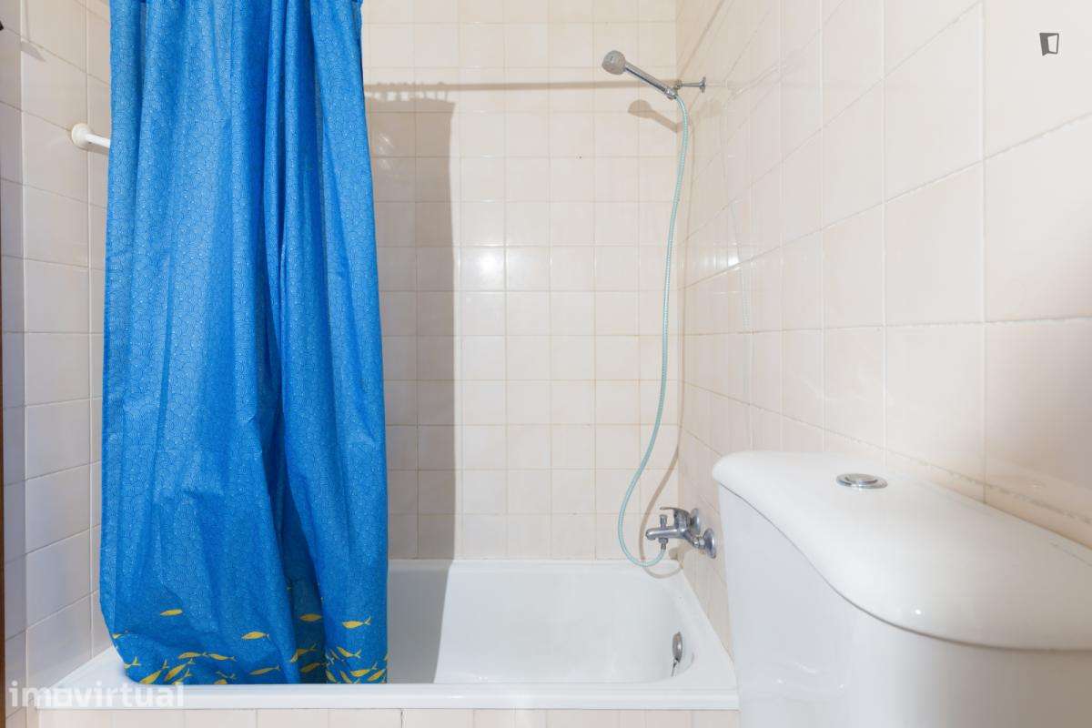 Quarto - localizado em Pedrouços Porto - Grande imagem: 2/23