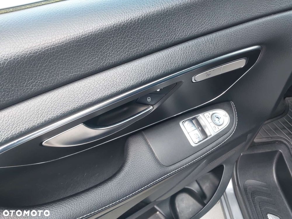 Mercedes-Benz Klasa V 250 (BlueTEC) d Avantgarde 7G-Tronic - 13