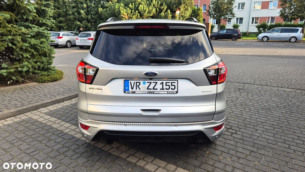 Ford Kuga 1.5 EcoBoost 2x4 ST-Line - 9