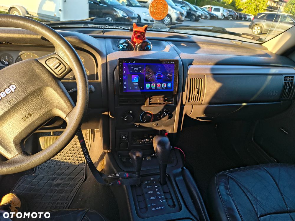 Jeep Grand Cherokee - 14