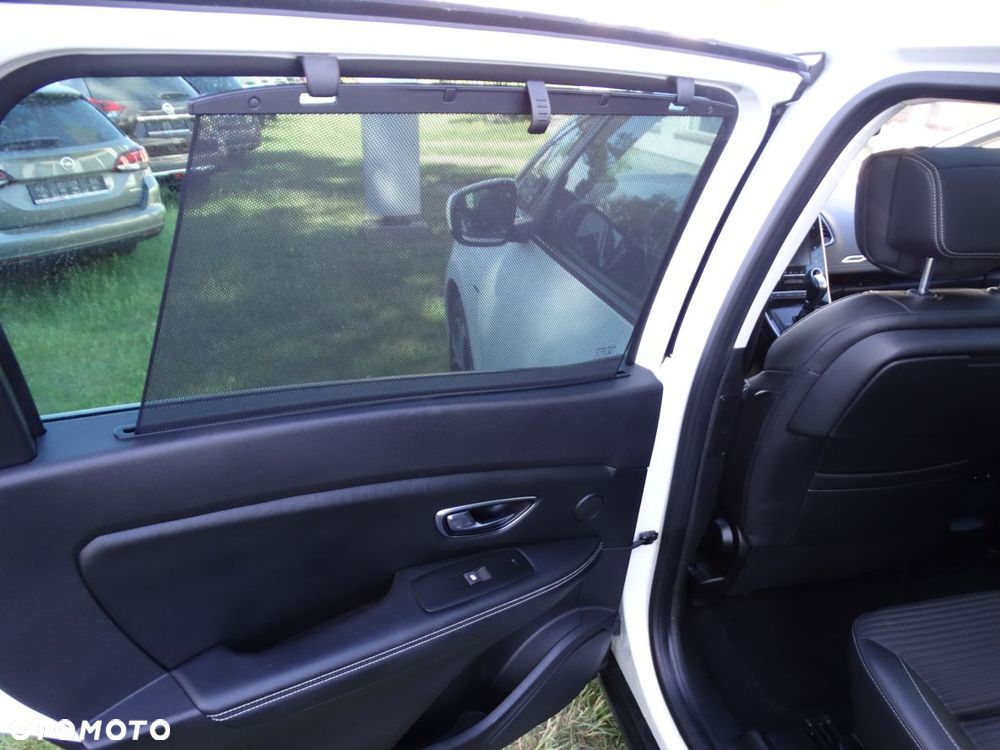 Renault Grand Scenic - 16