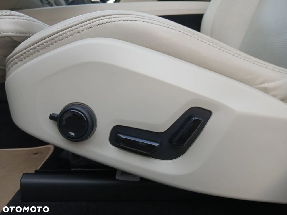 Volvo XC 60 T6 AWD Inscription - 28