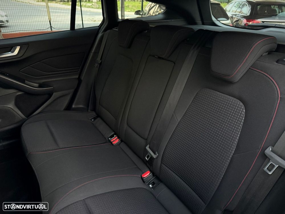 Ford Focus SW 1.0 EcoBoost ST-Line - 10