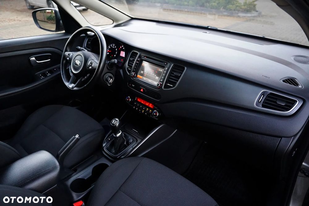 Kia Carens 1.6 GDI Dream Team Edition - 26