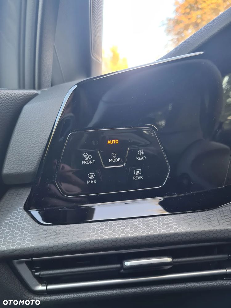 Volkswagen Golf - 28