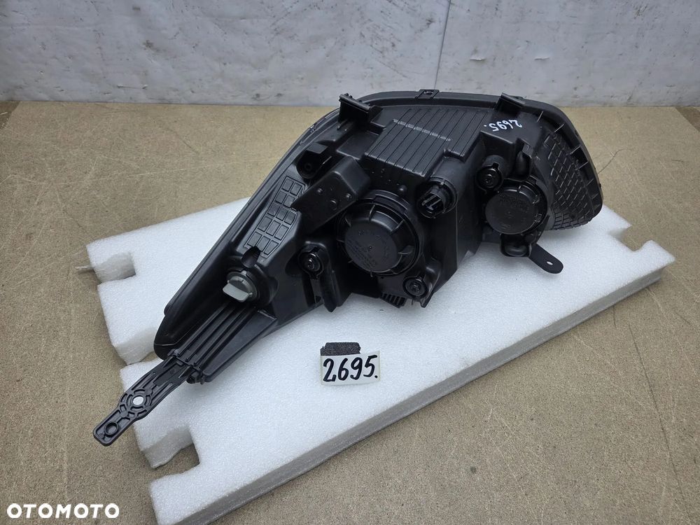 Hyundai i20 lift 12-15r LAMPA PRAWY PRAWA PRZÓD PRZEDNIA 92102-4P800 MAKO - 7