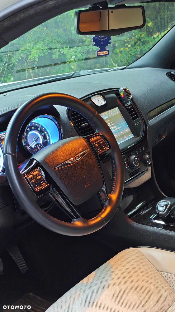 Chrysler 300C - 12