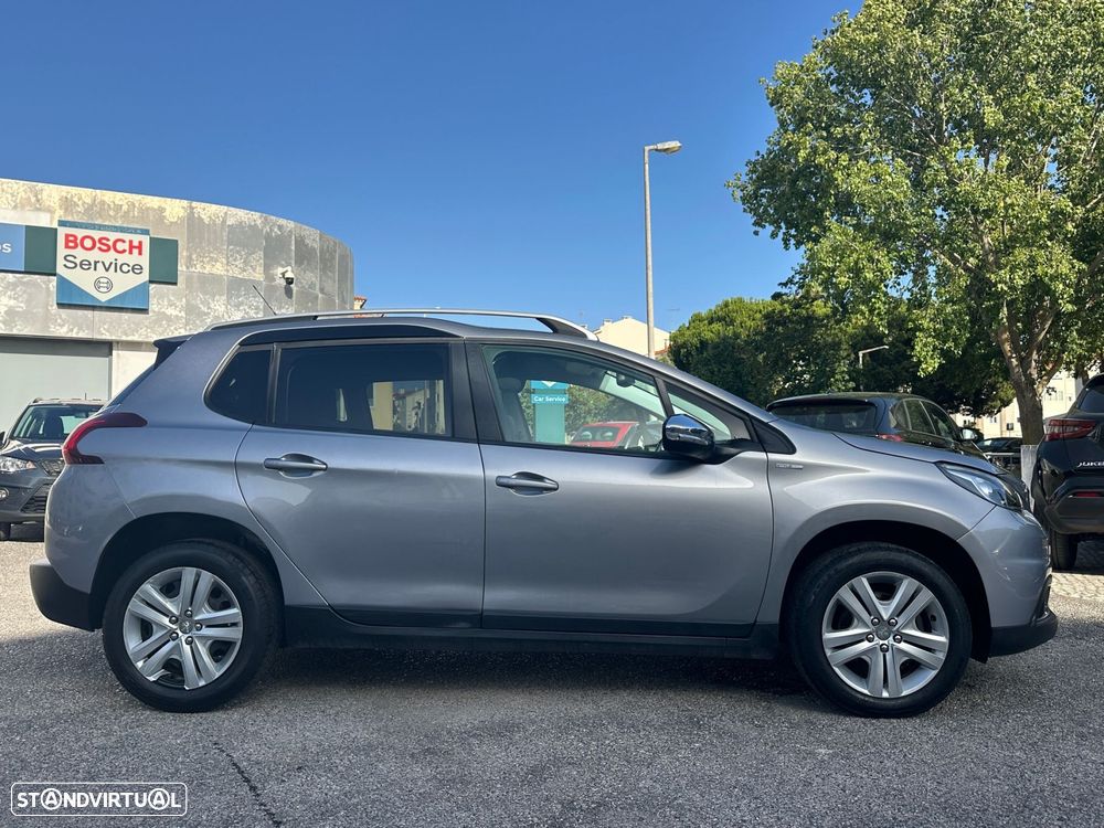 Peugeot 2008 1.2 PureTech Style EAT6 — fotografia 5
