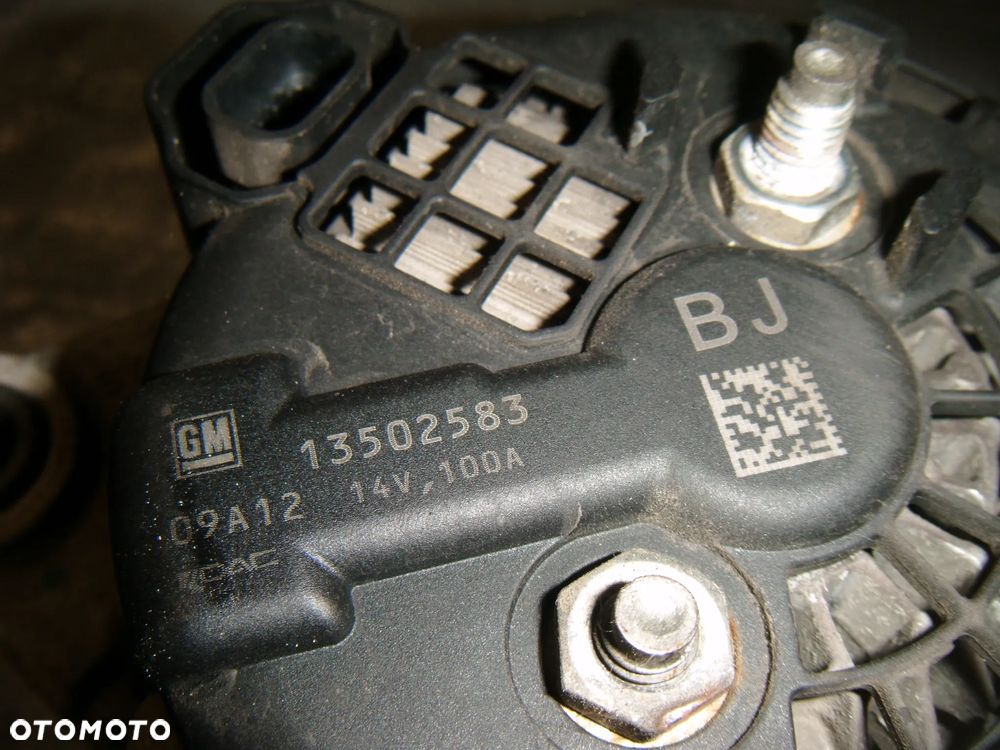 opel insignia a 2.0 cdti 10r alternator  13502583 - 4