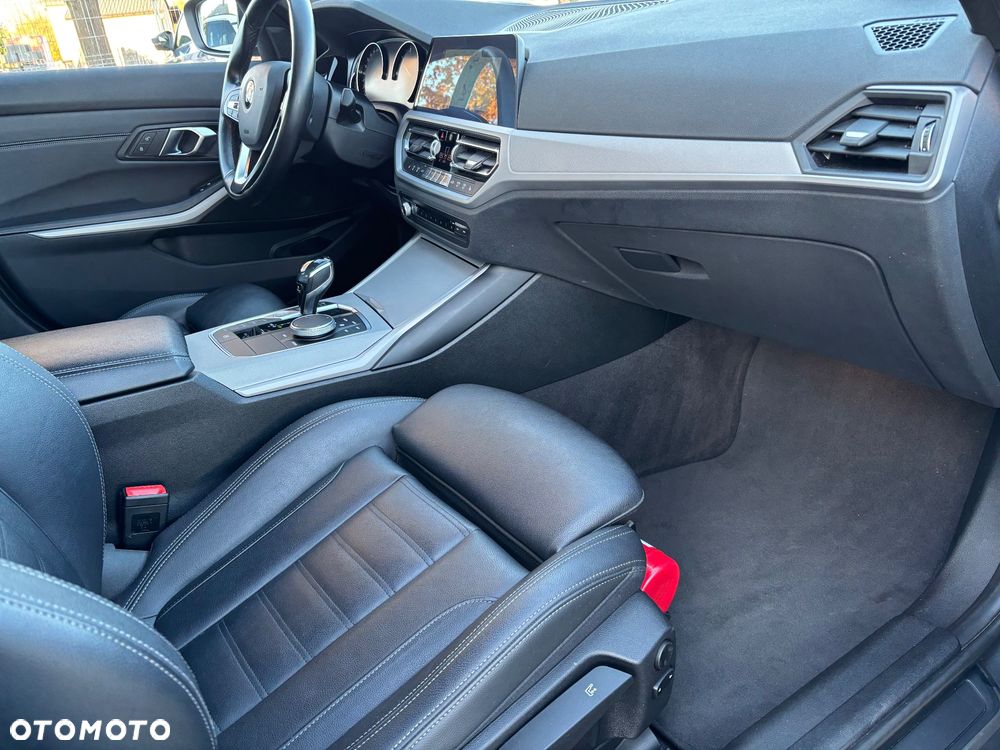 BMW Seria 3 320d xDrive Advantage sport - 25