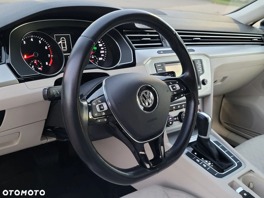 Volkswagen Passat 1.8 TSI BMT Comfortline DSG - 11