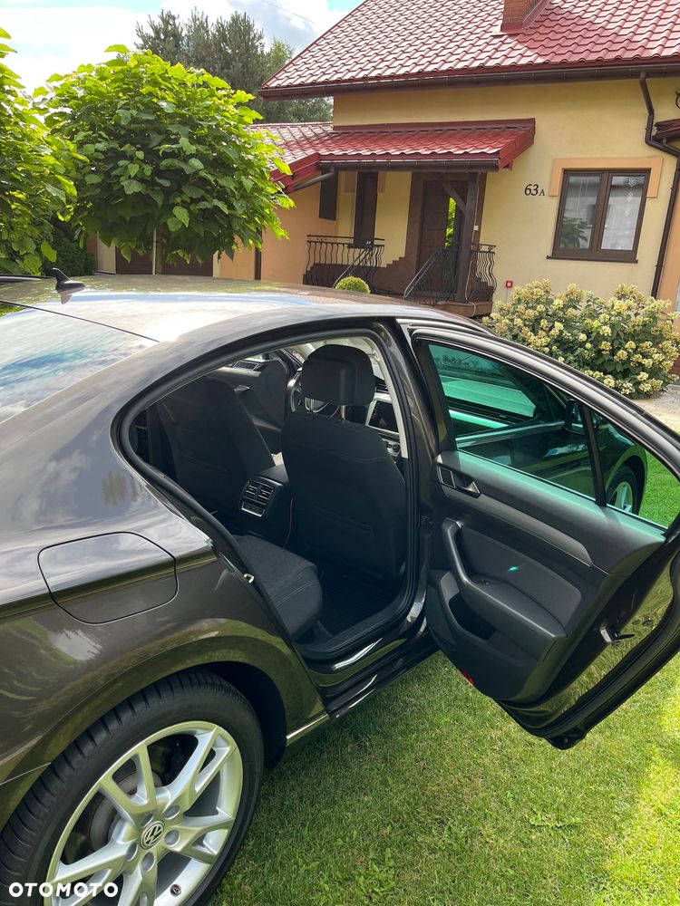 Volkswagen Passat 2.0 TDI BMT Highline DSG - 11