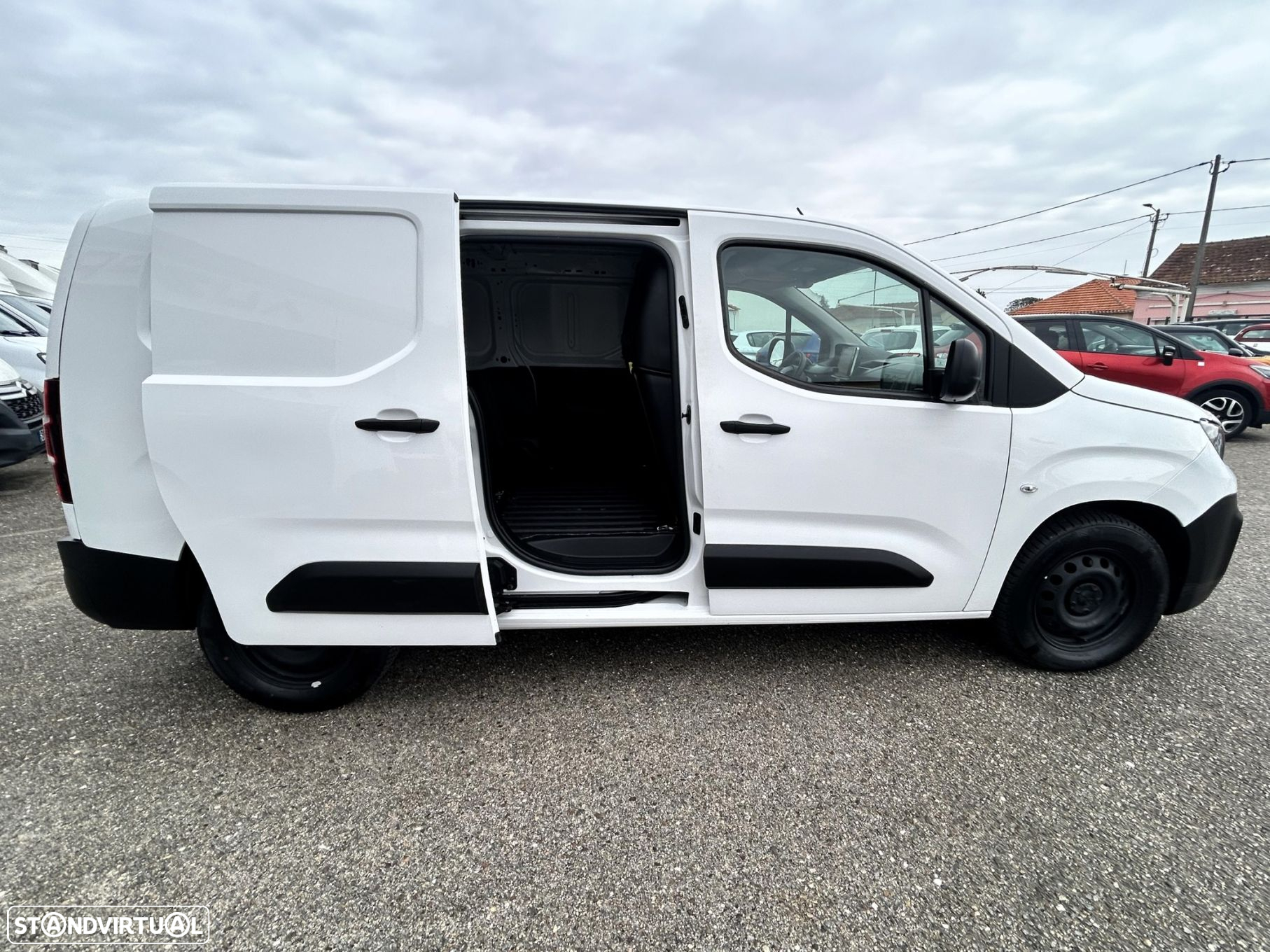 Peugeot Partner 1.5 BlueHDi Asphalt Longa - 26