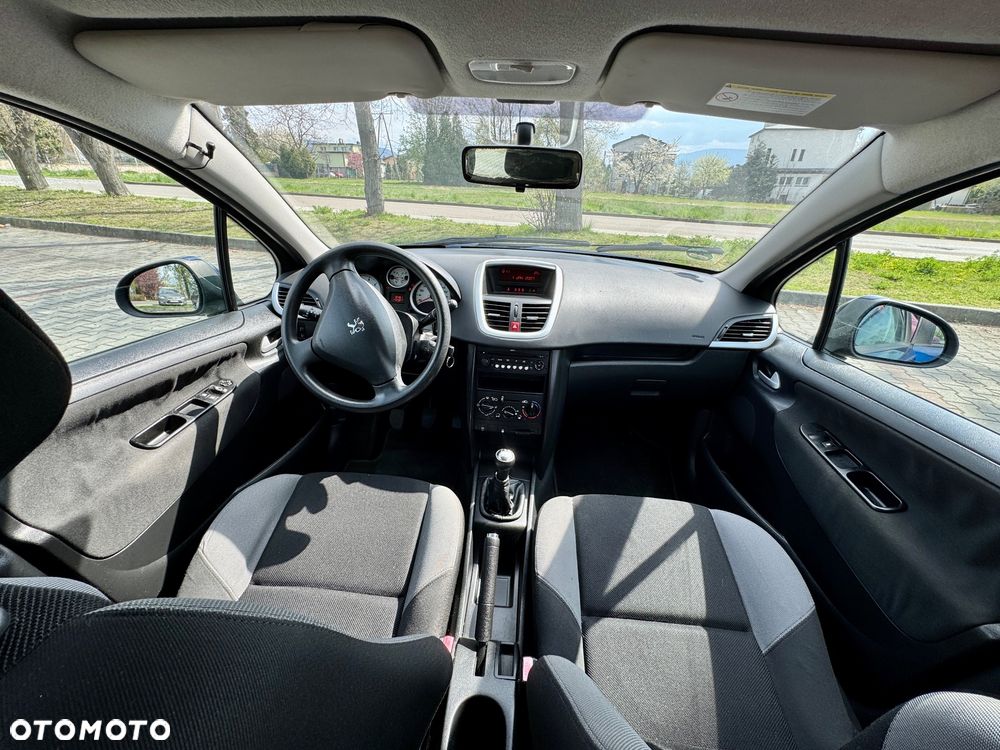 Peugeot 207 75 Filou - 9