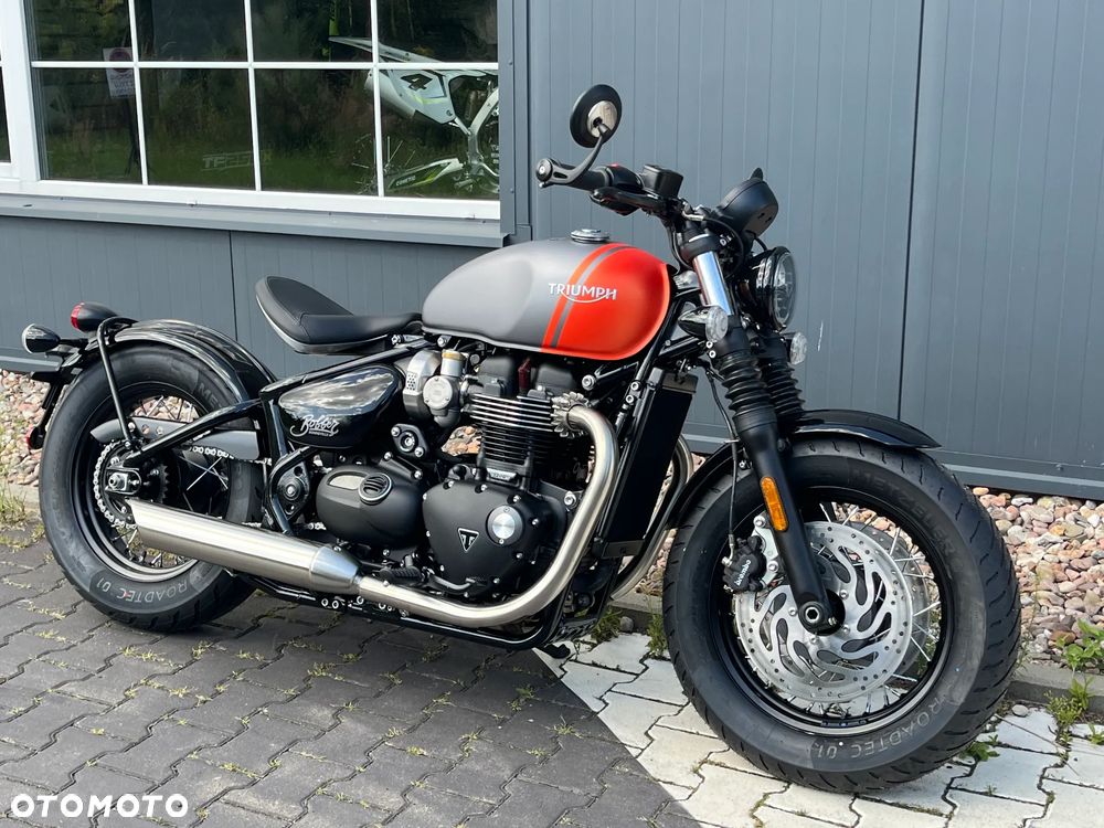 Triumph Bonneville Bobber - 3