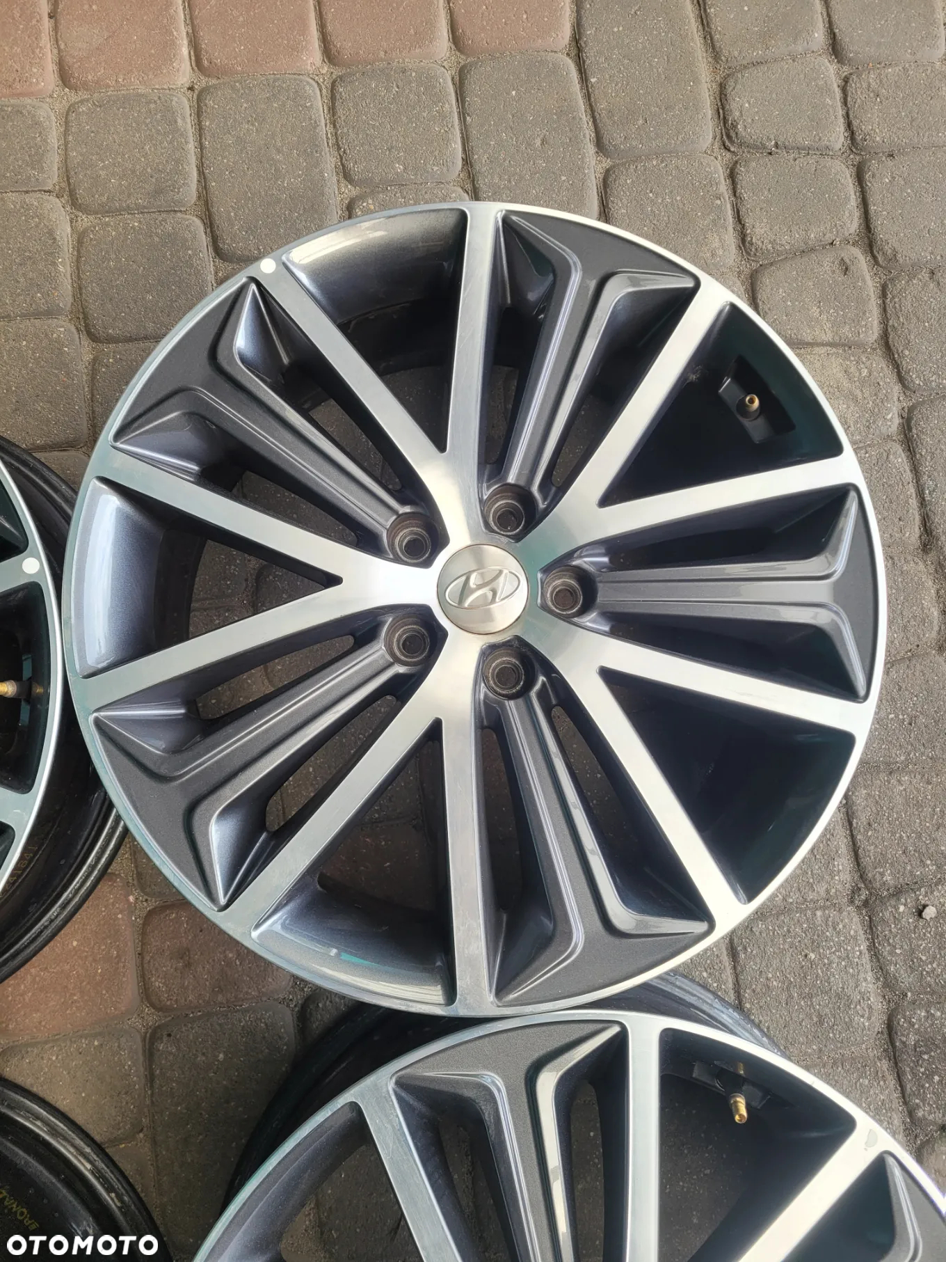 ALUFELGI ORYG. HYUNDAI - 7.5Jx19 5x114.3 ET53 TUCSON IX35 - 4