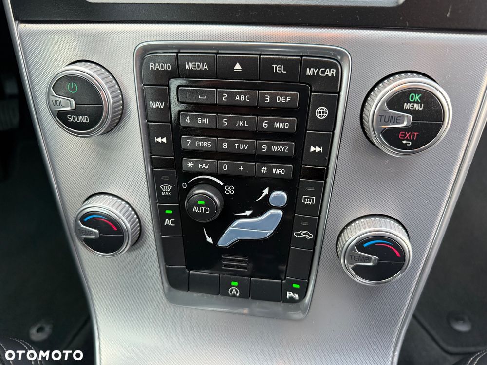 Volvo V60 D2 Momentum - 12