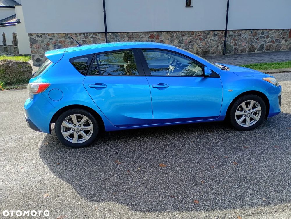 Mazda 3 1.6 Exclusive + - 17