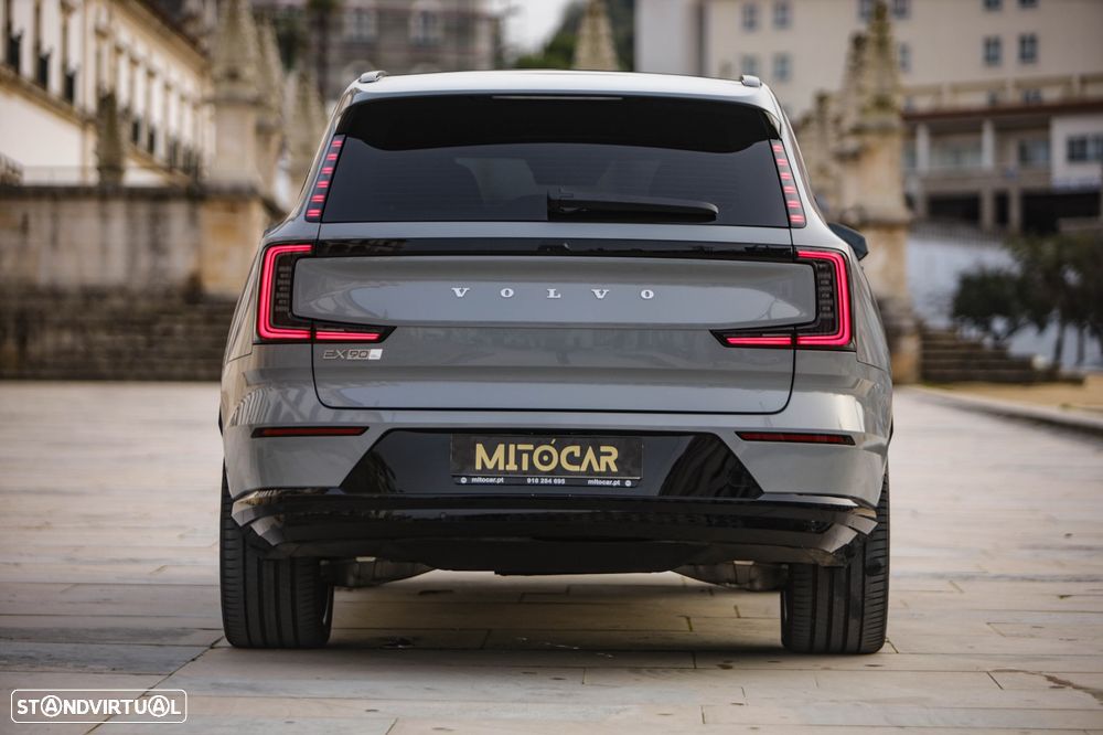 Volvo EX90 Twin Performance AWD Plus (7L) - 17