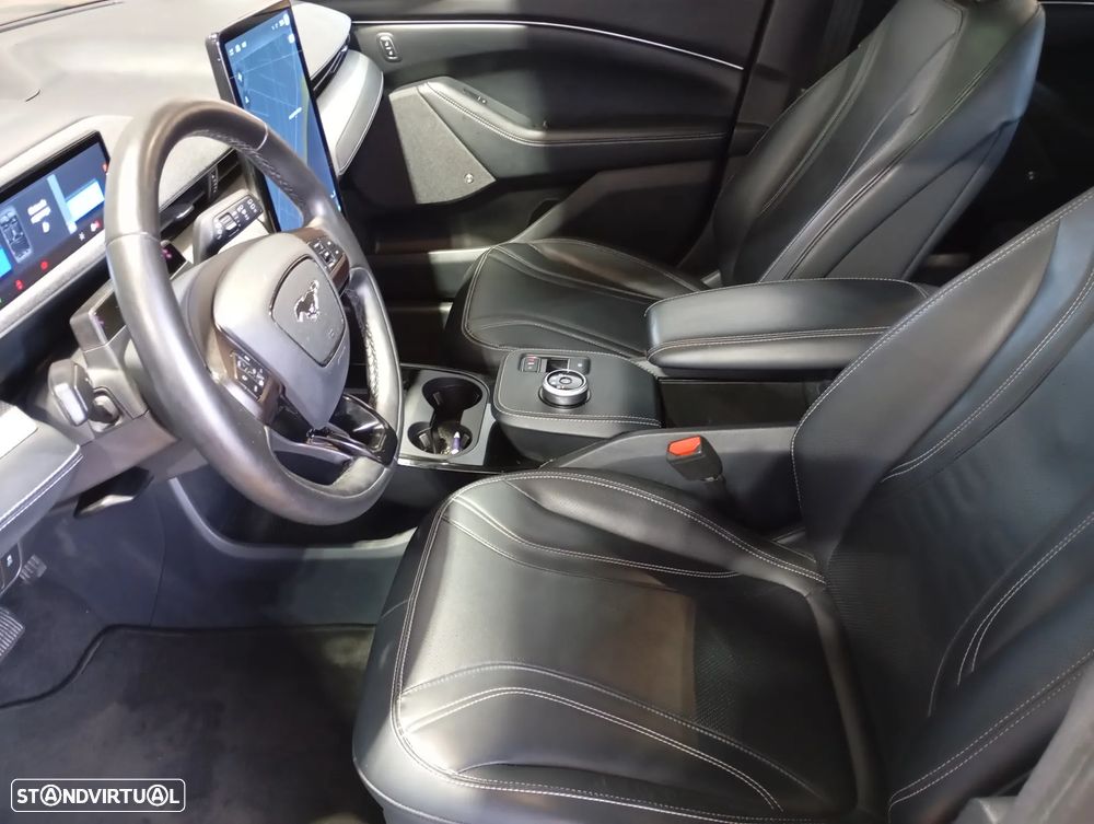 Ford Mustang Mach-E Standard - 24