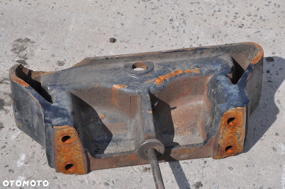 WIESZAK OBCIĄŻNIKÓW MASSEY FERGUSON 7480 6480 6485 - 2