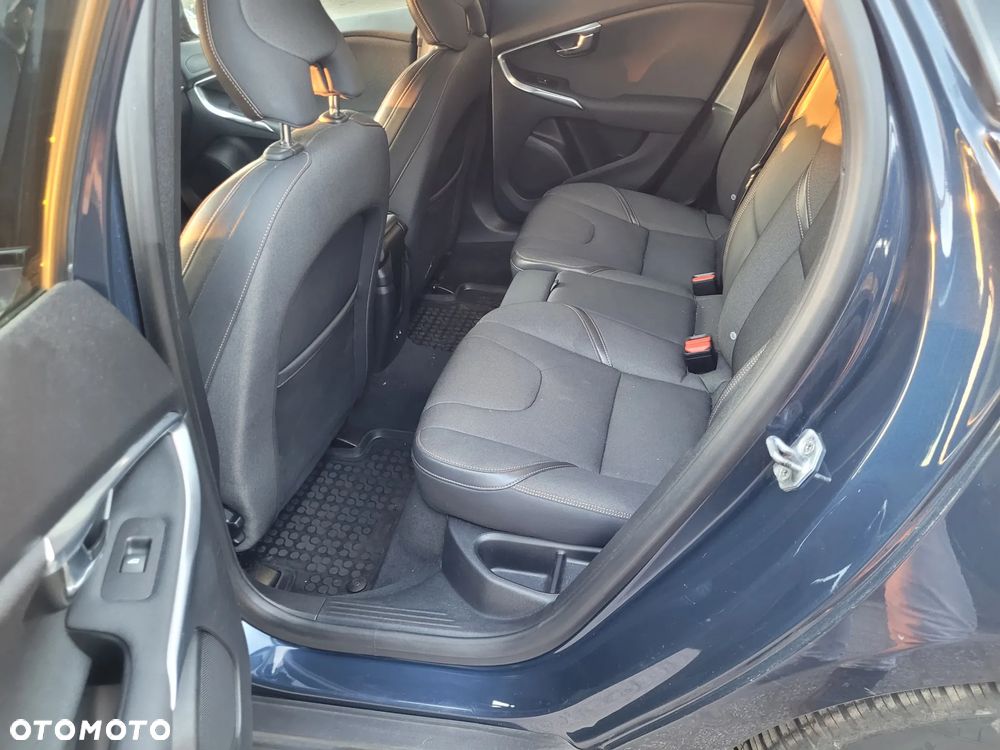 Volvo V40 Cross Country D2 Momentum - 10