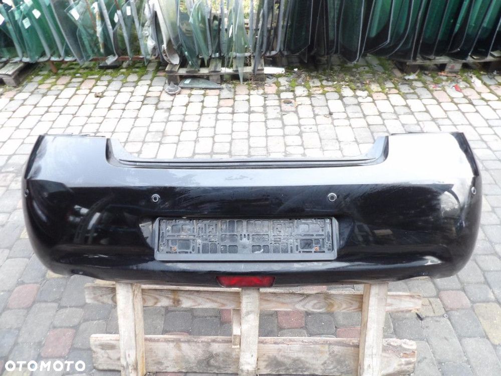 INFINITI G37 ZDERZAK TYŁ  KH3