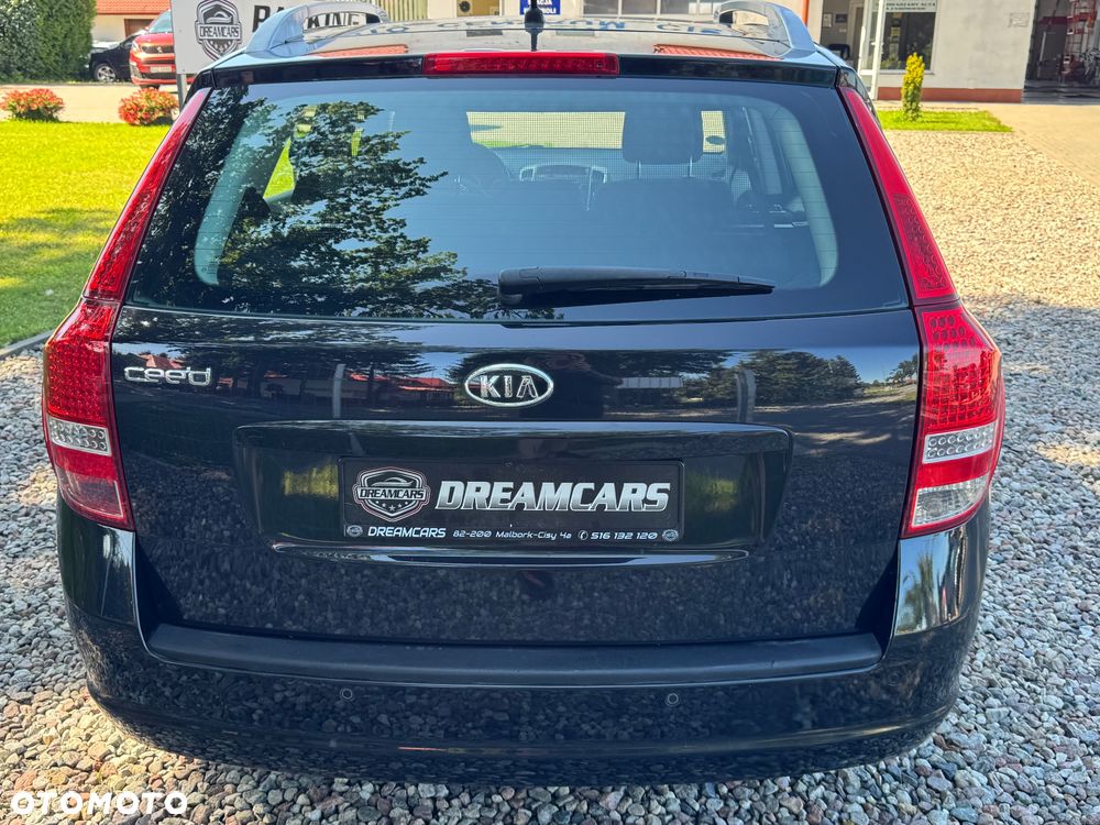 Kia Ceed - 13