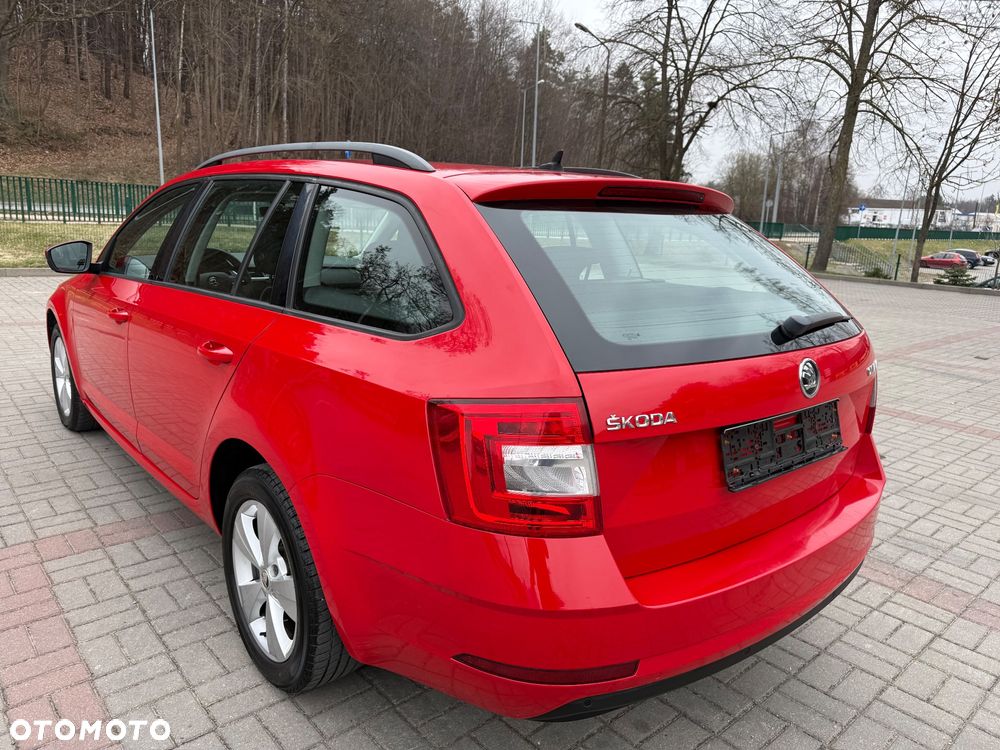 Skoda Octavia 1.6 TDI DSG Ambition - 4