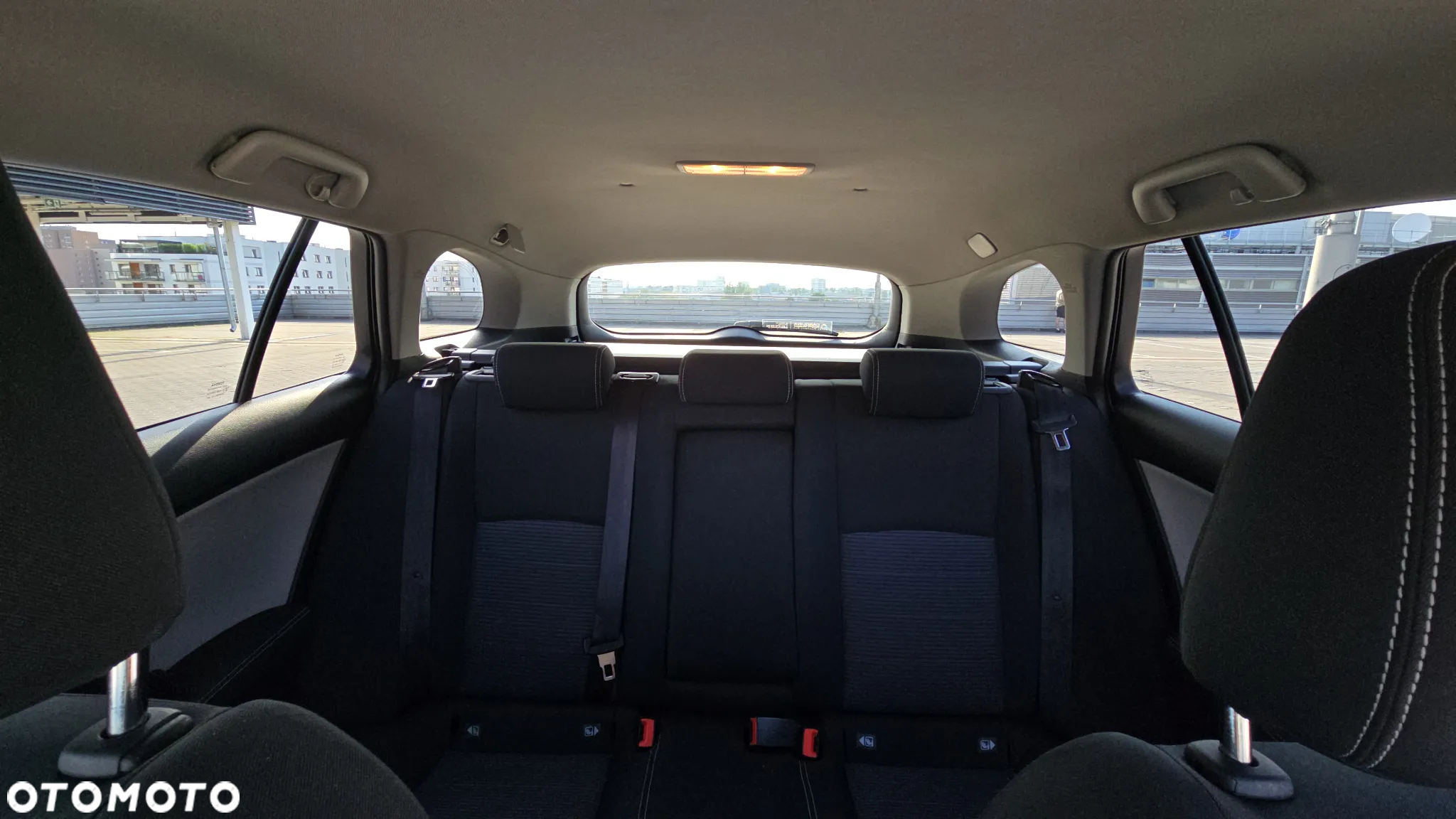 Toyota Avensis 2.0 D-4D Premium - 18