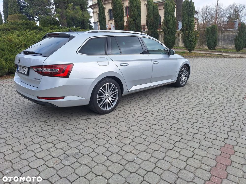 Skoda Superb 2.0 TDI DSG Ambition - 7