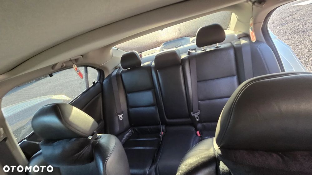Honda Accord 2.0 Executive - 23