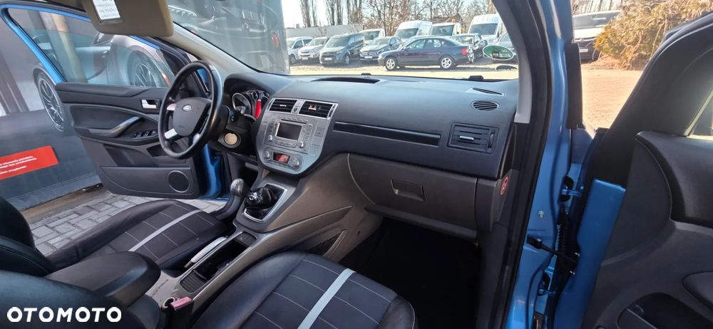 Ford Kuga 2.0 TDCi 2x4 Titanium - 34