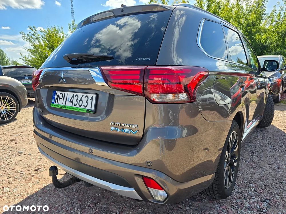 Mitsubishi Outlander 2.0 4WD Top - 6