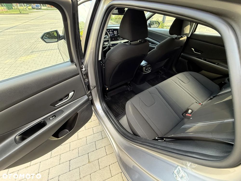 Hyundai Elantra 1.6 Smart CVT - 17
