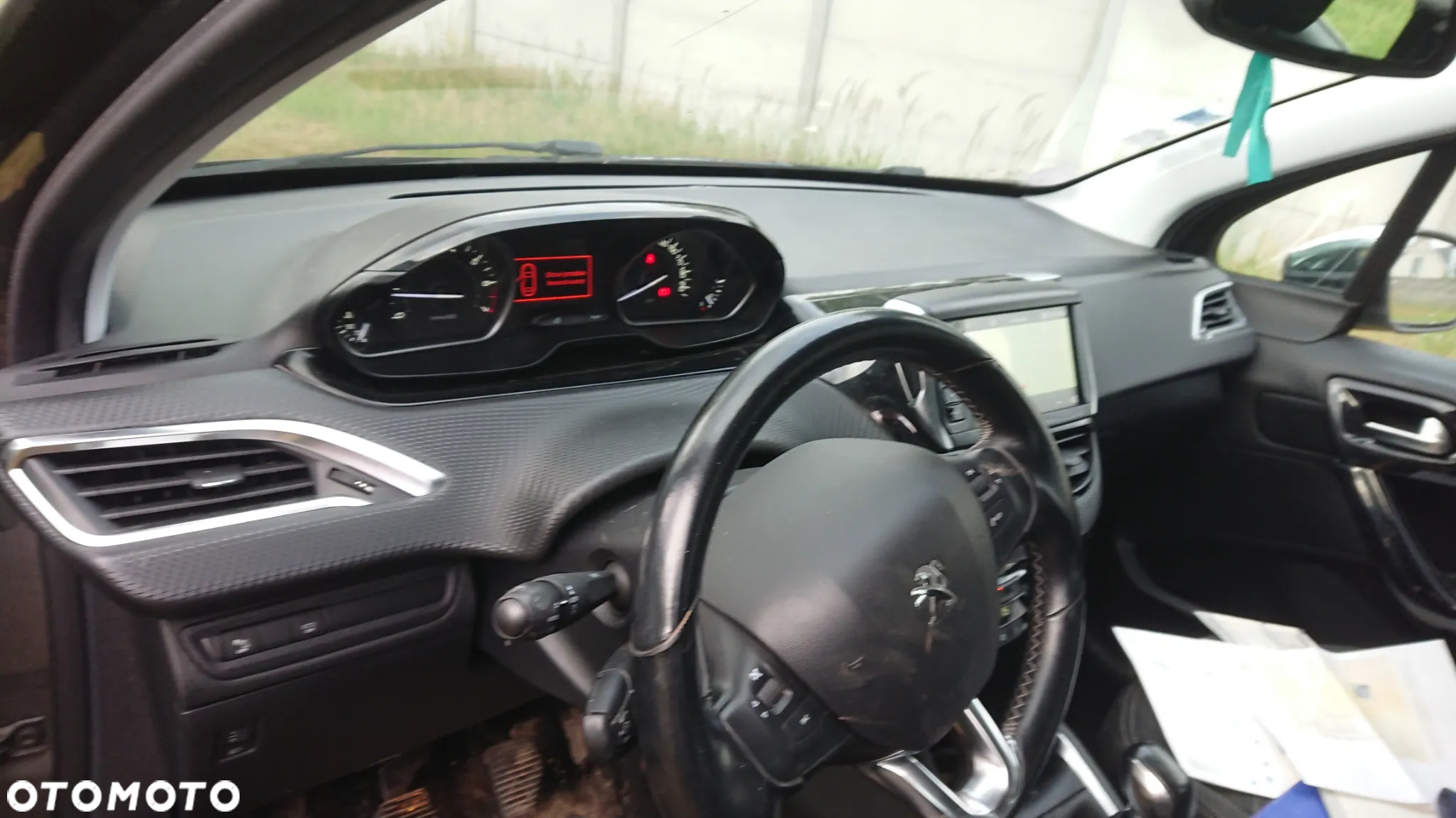 Peugeot 208 - 23