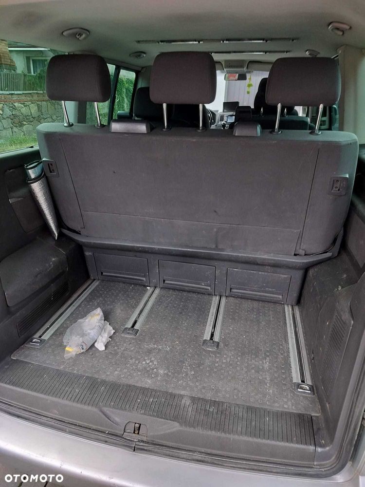 Volkswagen Multivan - 7