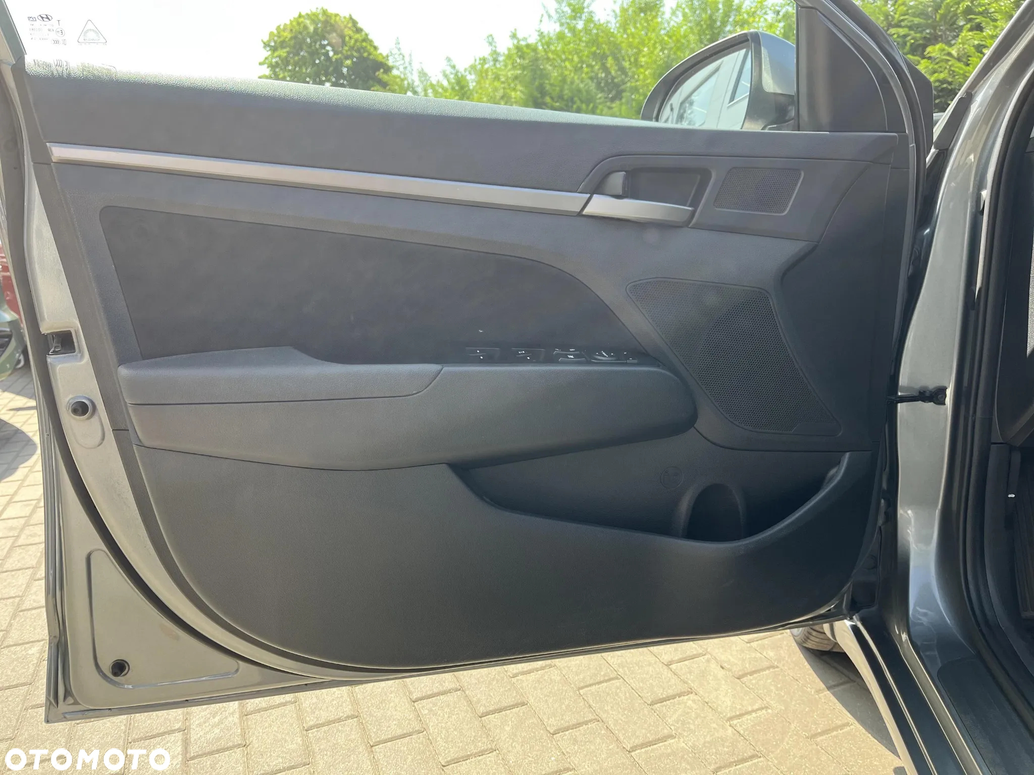 Hyundai Elantra 1.6 Comfort - 10