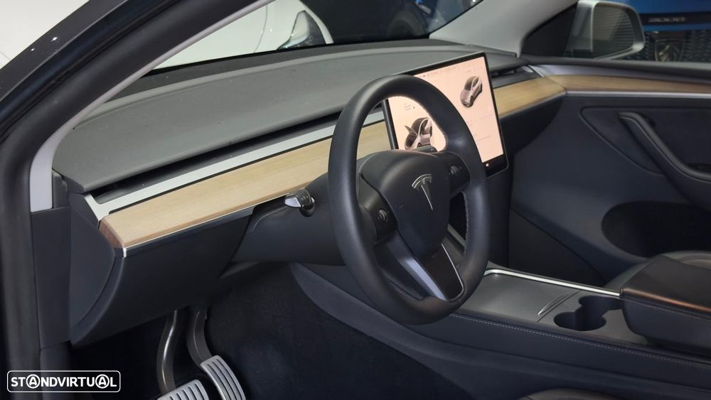 Tesla Model Y Performance Dual Motor AWD - 40