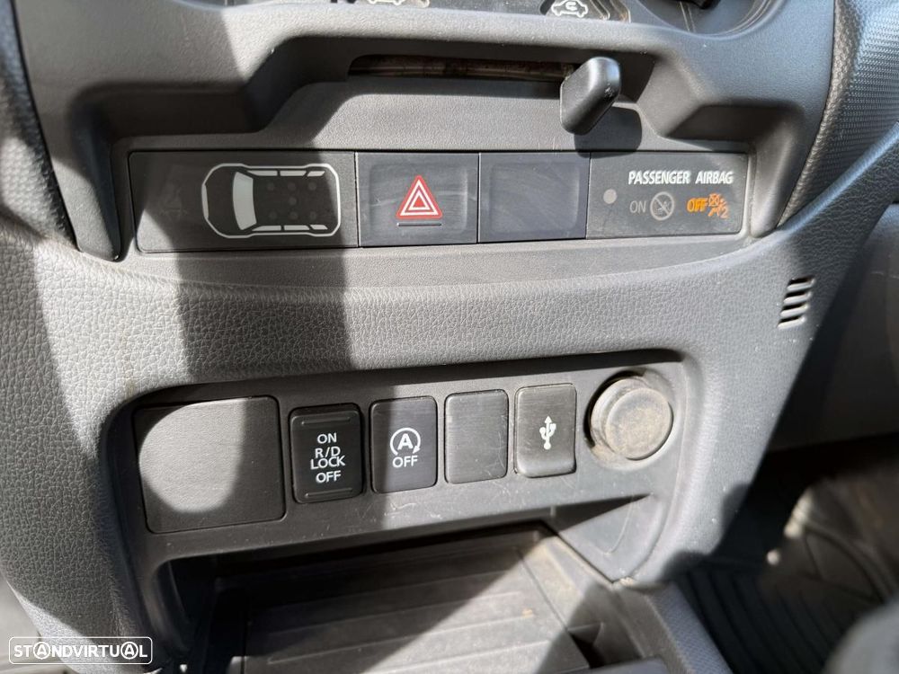 Mitsubishi L200 - 33
