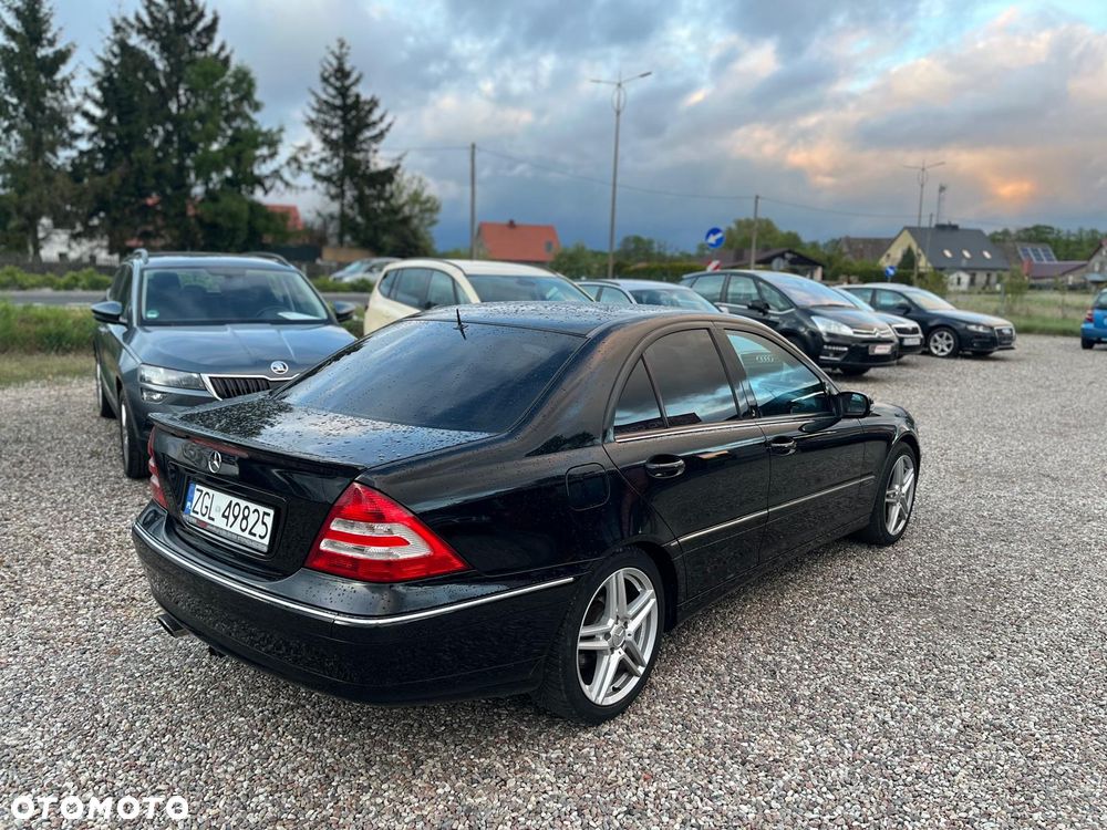 Mercedes-Benz Klasa C 180 Kompressor Automatik Avantgarde Sport Edition - 5